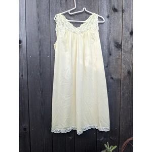 Vintage Shadowline Pastel Yellow Nightgown Set Size M